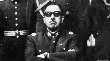 Augusto Pinochet: fallo civil obliga a herederos a devolver millones