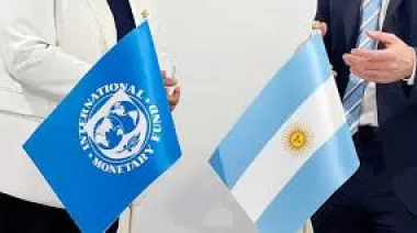 El FMI aprobó la primera revisión del acuerdo y destacó el programa económico