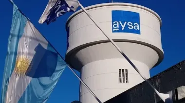 Impulsan proyectos de rechazo a los DNU que habilitan la privatización de AySA