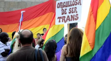 Milman y un polémico proyecto sobre menores y género: ¿qué quiere prohibir?