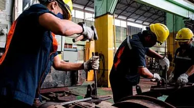 El Gobierno redujo aranceles a maquinaria e insumos industriales
