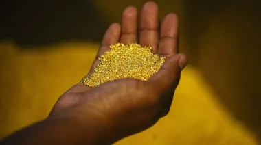 Ghana centraliza su oro: la estrategia detrás de la prohibición a extranjeros
