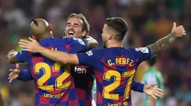 Un exjugador de Barcelona hospitalizado porque un perro le mordió los genitales