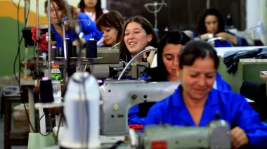 Gobierno chileno otorga bono para trabajadores formales: requisitos clave