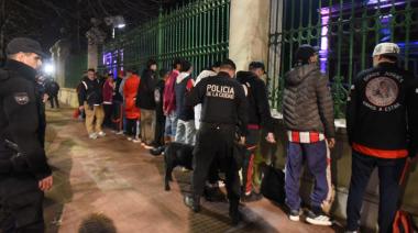River Plate: "trapitos" multados y micros de la hinchada secuestrados
