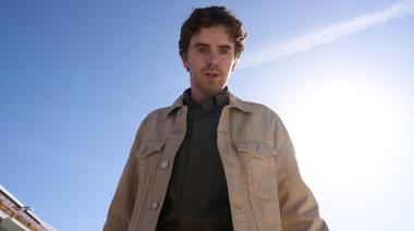 Así es The Assassin, la primera serie de Freddie Highmore tras su paso por The Good Doctor