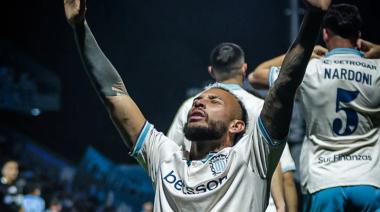 Racing volvió a creer: victoria en Córdoba con un golazo de Duván Vergara