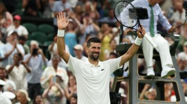 Djokovic y Sinner no fallaron en su debut, pero Zverev cayó ante el 73 del mundo