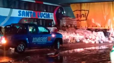Santa Fe: tres muertos y 17 heridos en un trágico choque frontal en la Ruta 11