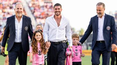 Rodrigo De Paul fue presentado en Inter Miami y se reencontró con Messi ante una multitud
