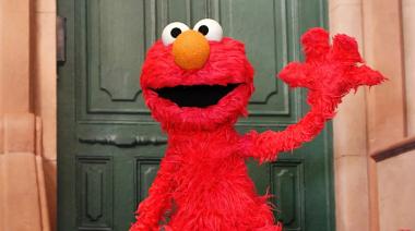 Hackearon a Plaza Sésamo y Elmo hizo posteos antisemitas