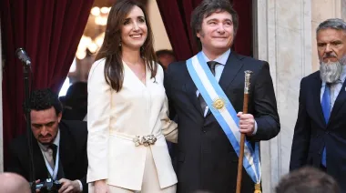 Milei mantiene una imagen dividida y lidera la intención de voto, pero crece el malestar