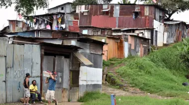 El alto costo de vida en Costa Rica desafía su nuevo estatus económico