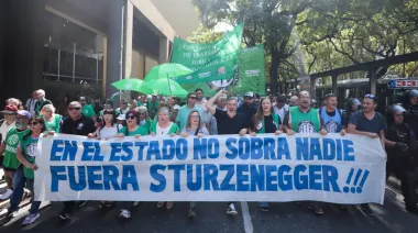 Polémico proyecto K para dar estabilidad laboral total a los empleados públicos