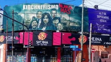 Durísimos afiches de LLA contra el kirchnerismo en modo zombie