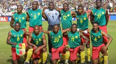 El día que Camerún quiso jugar el Mundial de la FIFA en musculosas