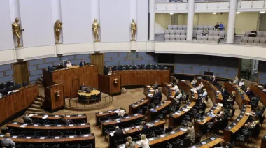 Eemeli Peltonen: fallece el diputado en pleno Parlamento finlandés