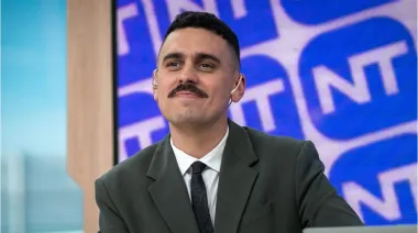 El periodista Manu Jove se hace cargo del fútbol de Quilmes con Caneo y Giampietri