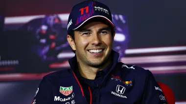 Checo Pérez vuelve a la Fórmula 1 de la mano de Cadillac