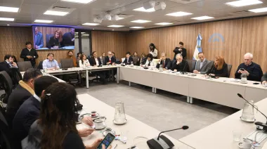 Diputados de la Comisión de Mercosur recibieron a representantes del Parlasur