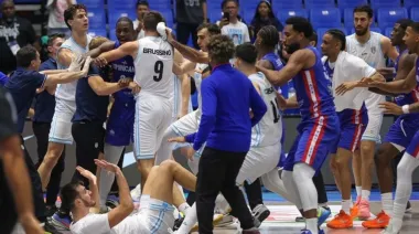 La FIBA sancionó a Argentina y República Dominicana tras la pelea en la AmeriCup
