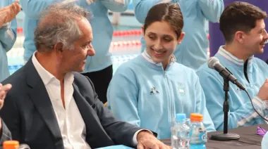 Agostina Hein volvió como campeona mundial y Scioli la recibió en el CENARD