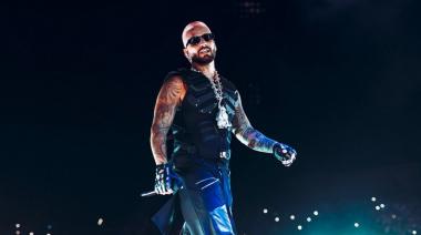 Maluma retó a una fan que llevó a su bebé al recital