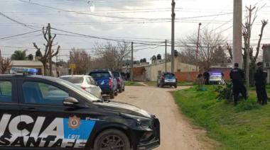 Imputaron al policía que intentó matar a su mujer y se atrincheró en su casa: revelan que quiso quitarse la vida en la celda