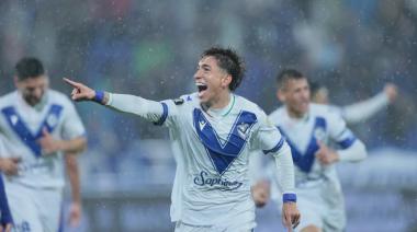 Vélez reaccionó a tiempo y se metió entre los ocho mejores de América
