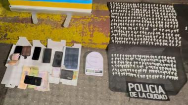 Interceptan un auto que hacía delivery de cocaína en la Ciudad: llevaba 476 dosis