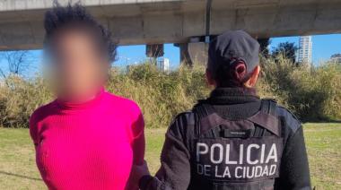 Caballito: detienen a una trans con un posnet y varias tarjetas ajenas