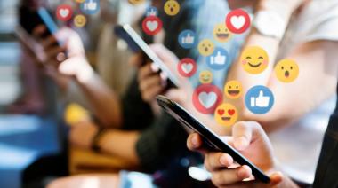 Casi la mitad de los jóvenes argentinos se siente abrumado por las redes sociales