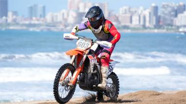 Comienza el Enduro de Mar del Plata con 500 motos en la arena y miles de personas