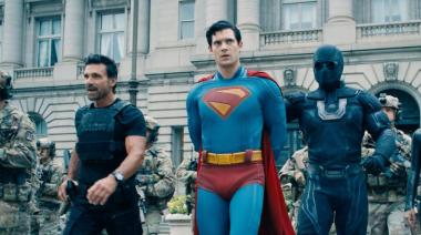 El divertido viral de Superman: ¿y si hace todo mal?