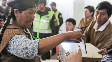 El MAS, fuera del balotaje en Bolivia: cómo impacta la crisis económica