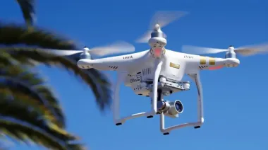Oposición reclama a Alak detalles por compra de drones en La Plata