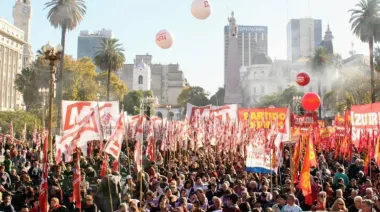 El Frente de Izquierda Unidad busca consolidar apoyo antes de las elecciones bonaerenses