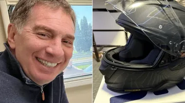 La polémica chicana con foto de Santilli a Kicillof: “Con el casco preparado”