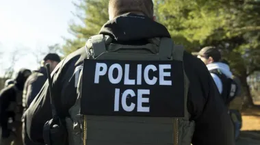 Crisis humanitaria encubierta: ¿qué pasa en los centros del ICE?
