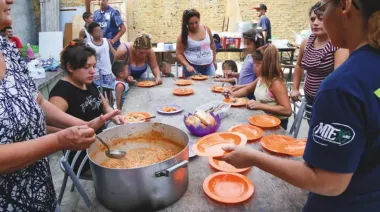 El Gobierno reconoció que no existió el control que justificó dejar sin comida a comedores
