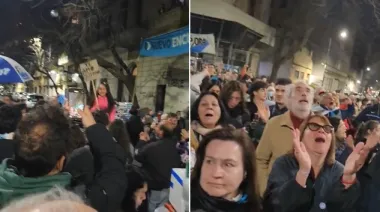 "Traigan al gorila de Milei...": los cánticos frente al domicilio de Cristina Kirchner
