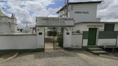 Investigación en Brasil: cadáver hallado sentado sobre su propia tumba