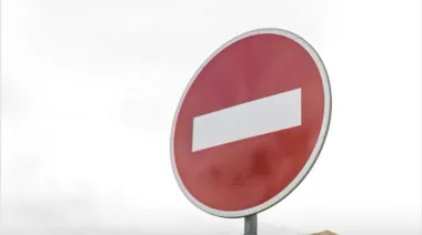Curiosas leyes en destinos populares: lo que los turistas deben saber