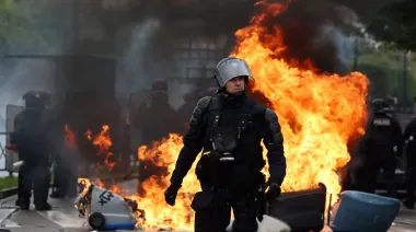 Barricadas y gases en París: el momento crítico para Macron y Lecornu