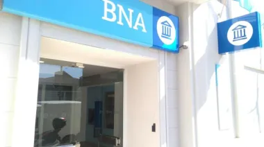 Procesan a una empleada del Banco Nación que extrajo dinero de la cuenta de siete clientes