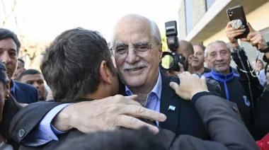 Kicillof ya sube a Taiana a sus actos para repetir la paliza del 7 de septiembre