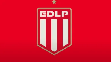 Estudiantes presentó su nuevo escudo y los hinchas están indignados