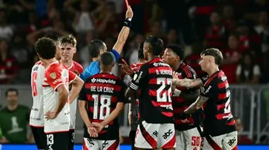 Flamengo pide a Conmebol que anule la tarjeta roja al jugador expulsado contra Estudiantes