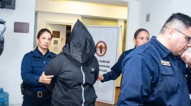 Mató a sus hijos de 2 y 7 años y será juzgada por homicidio doblemente calificado
