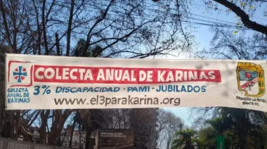 En Rosario, irónicos pasacalles instan a recaudar “el 3% para Karina”